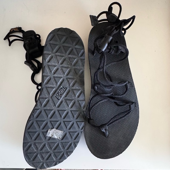 Teva Midform Infinity Sandal in Black - Picture 3 of 3